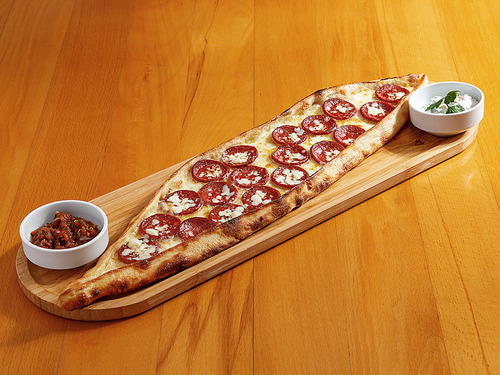 Sucuklu Kaşarlı Pide