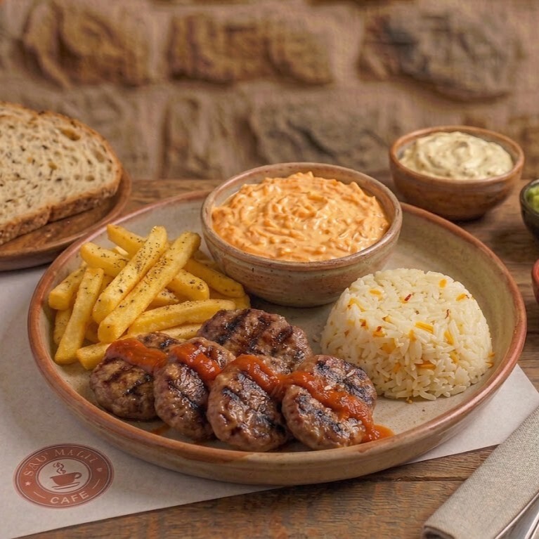 Tarator Köfte Tabağı