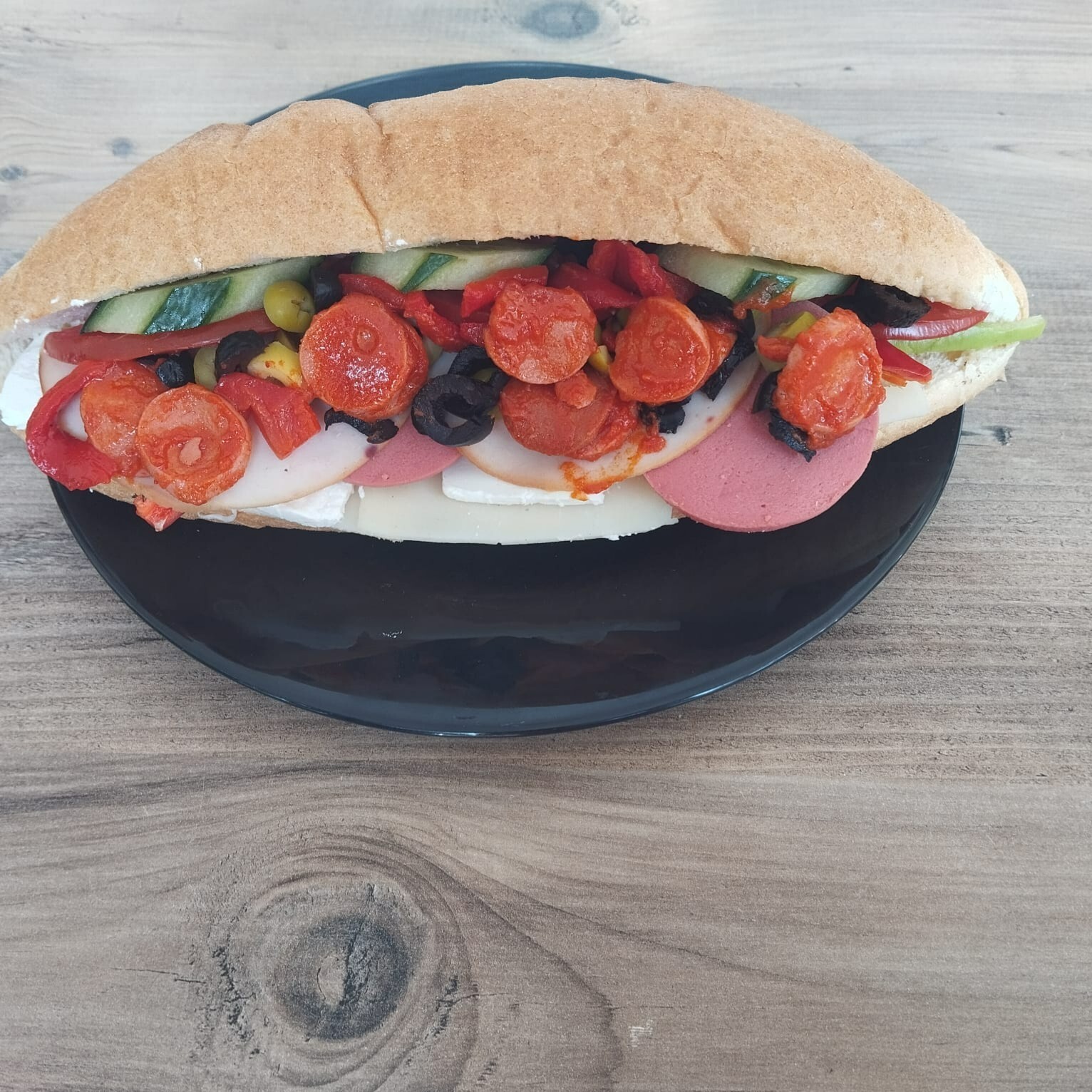 Mola Tuzlu Karışık Sandviç