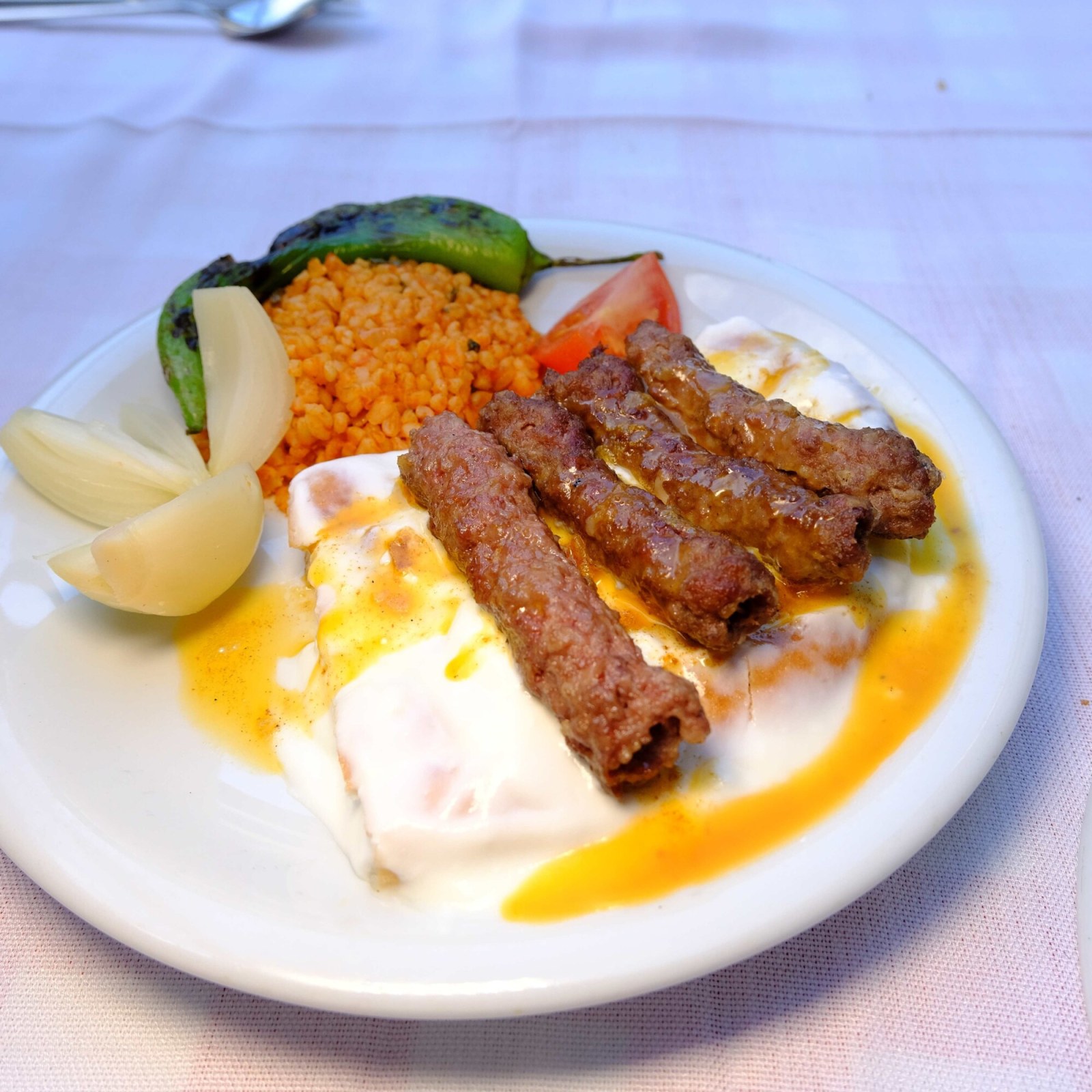 Yoğurtlu Şiş Köfte