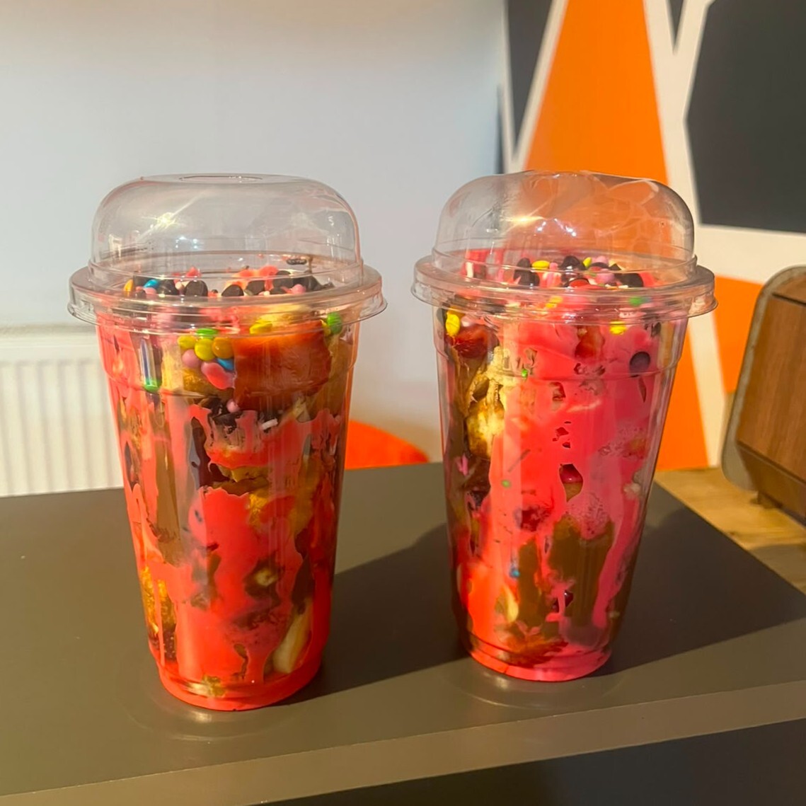 çilekli waffle Bardakta