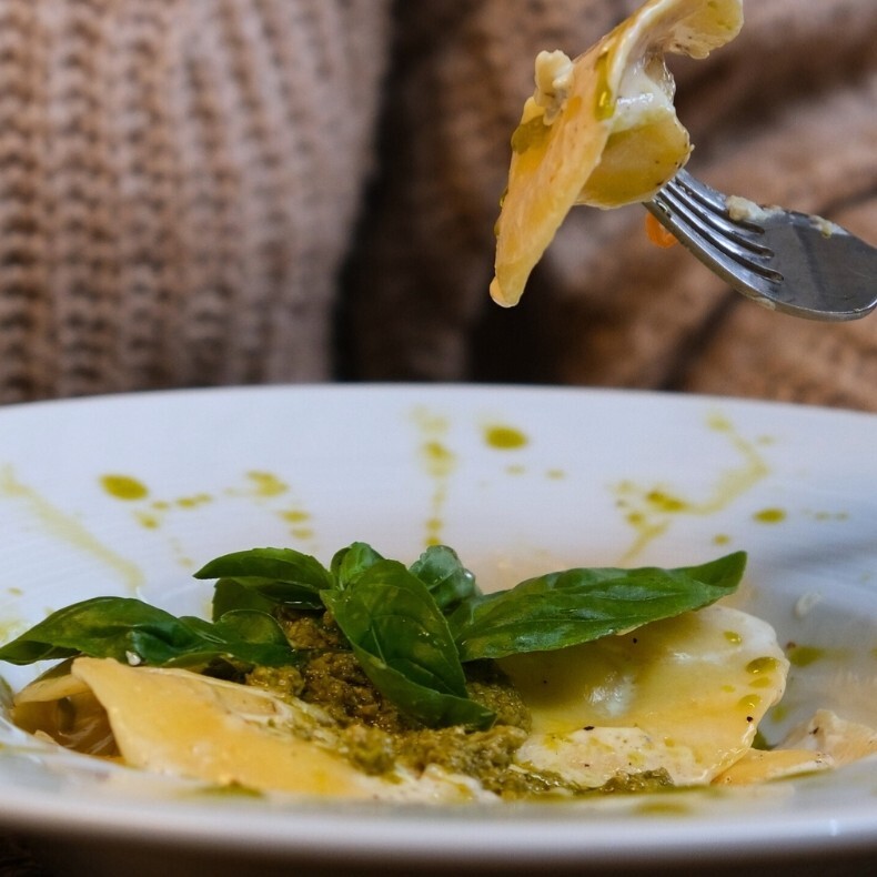 Ispanaklı Ricotta Peynirli Ravioli + Salad