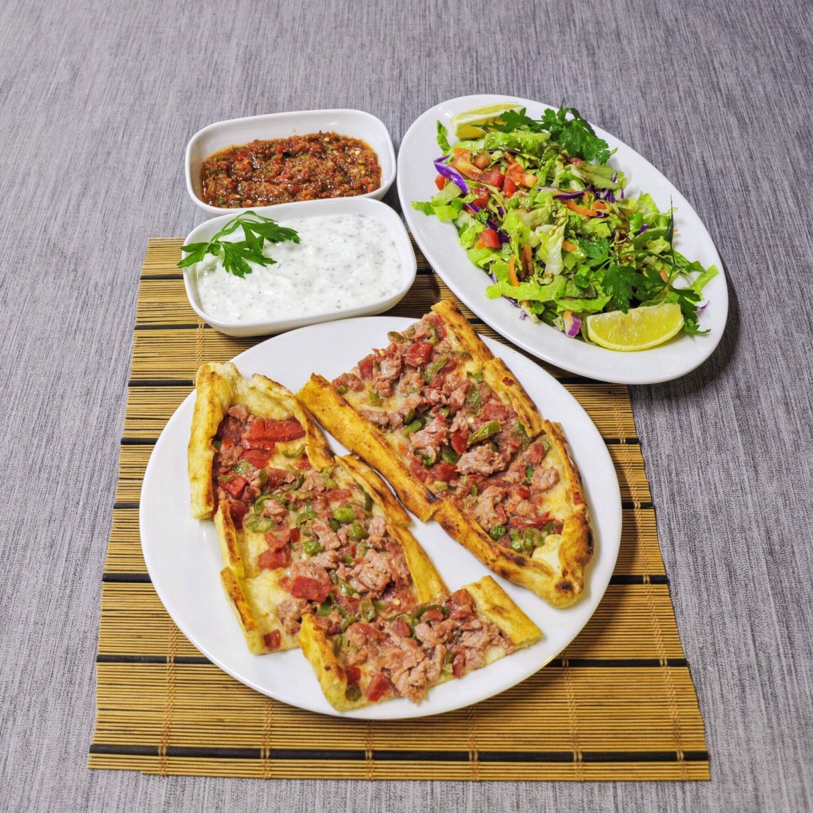 Kuşbaşılı Yumurtalı Pide