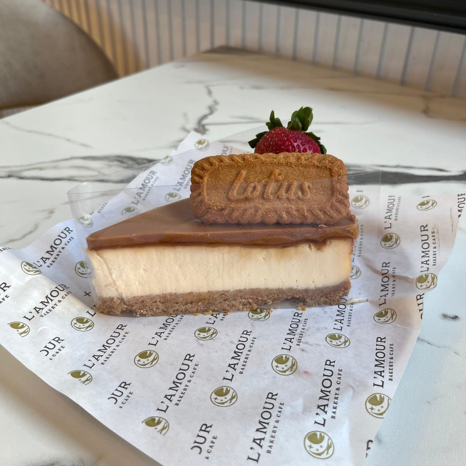Lotus Cheesecake+Coca Cola