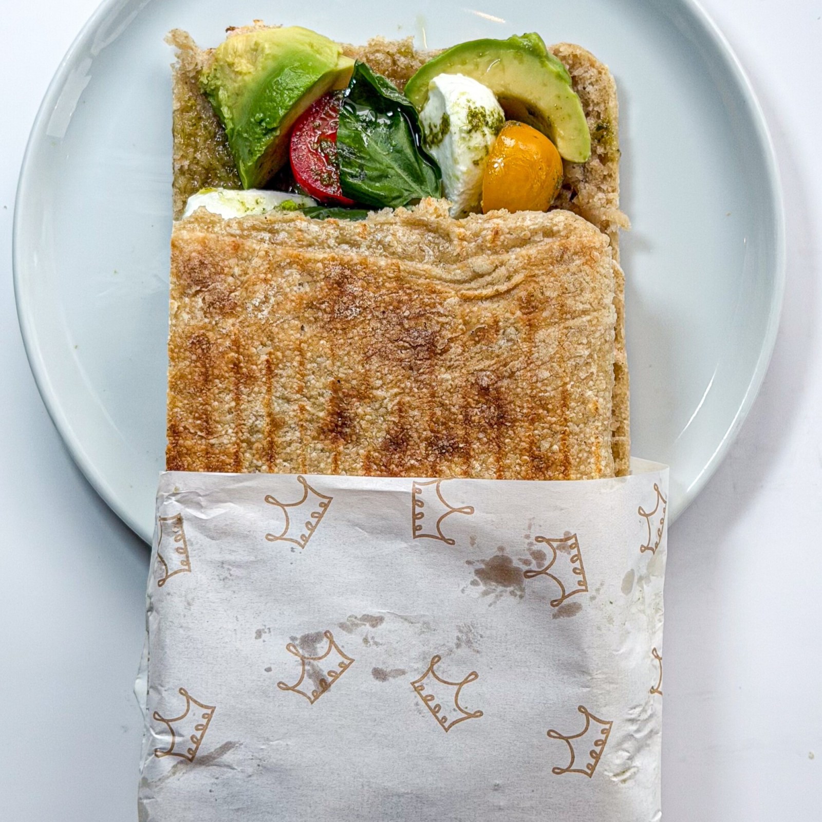 Mozzarella & Avokado Çıtır Sandviç
