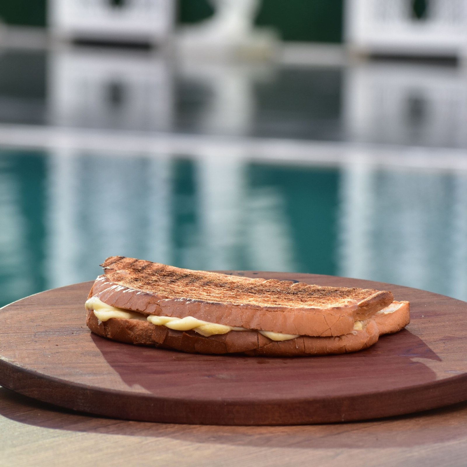 Domatesli Peynirli Tost