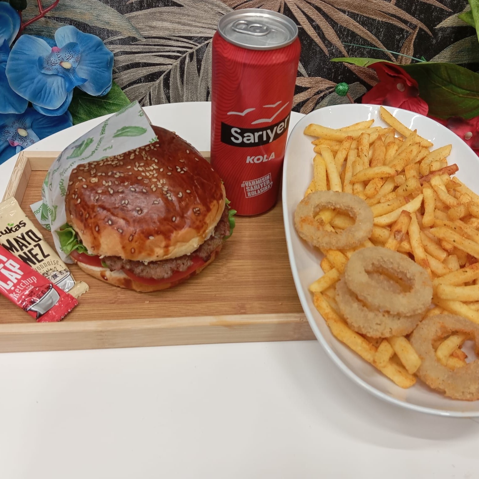 Et Burger Menü