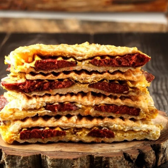 Yarım sucuklu yumurtalı tost