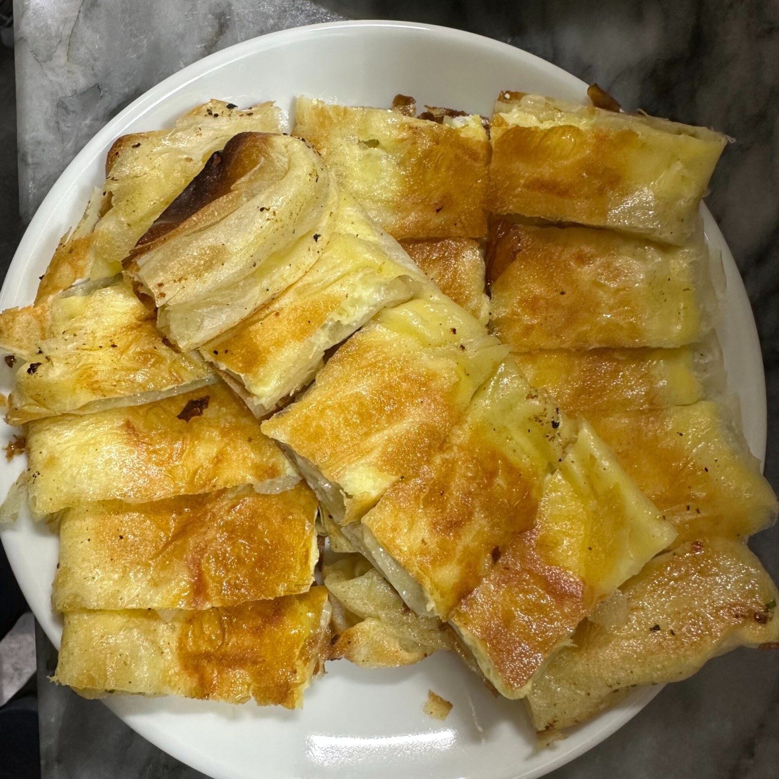 Patatesli Yumurtalı Börek