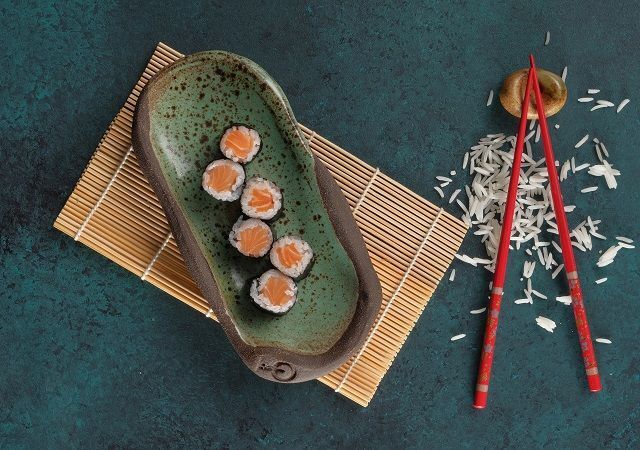 220 Sake Maki (6 Adet)