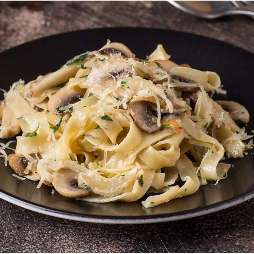 Fettuccine Alfredo Makarna