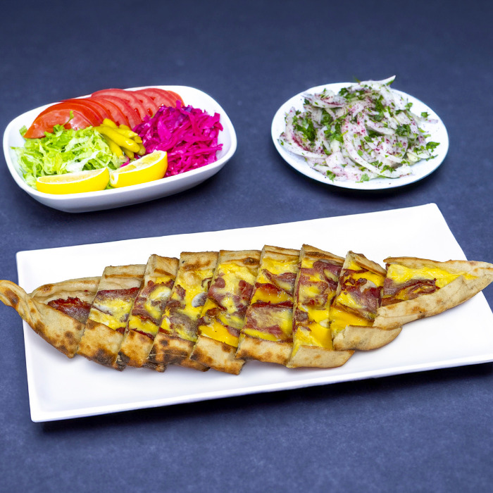 Pastırmalı Yumurtalı Pide