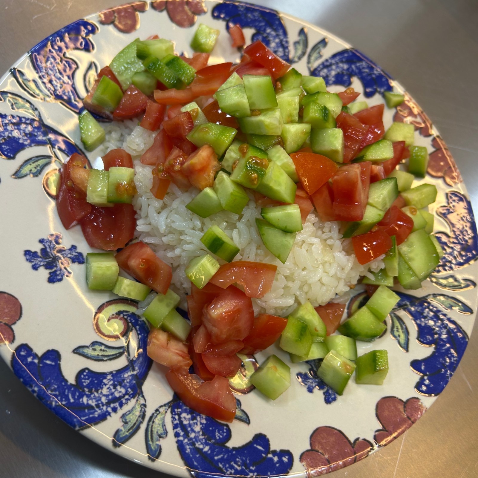 Pilav Üstü Çoban Salata