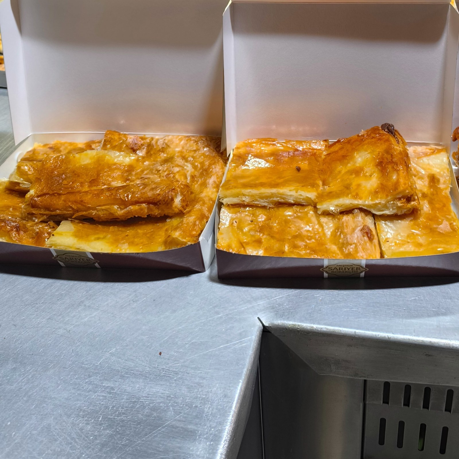 6 dilim sade börek bol şekerli