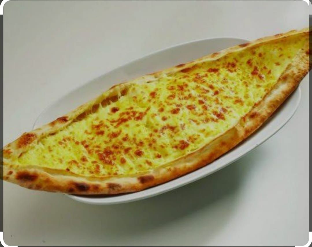 Kaşarlı Yumurtalı Pide