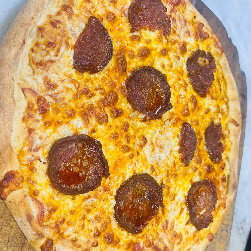 Kaşarlı sucuklu Pizza