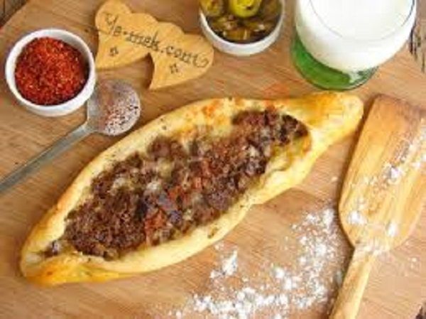 Karadeniz Pidesi kıyma kaşar