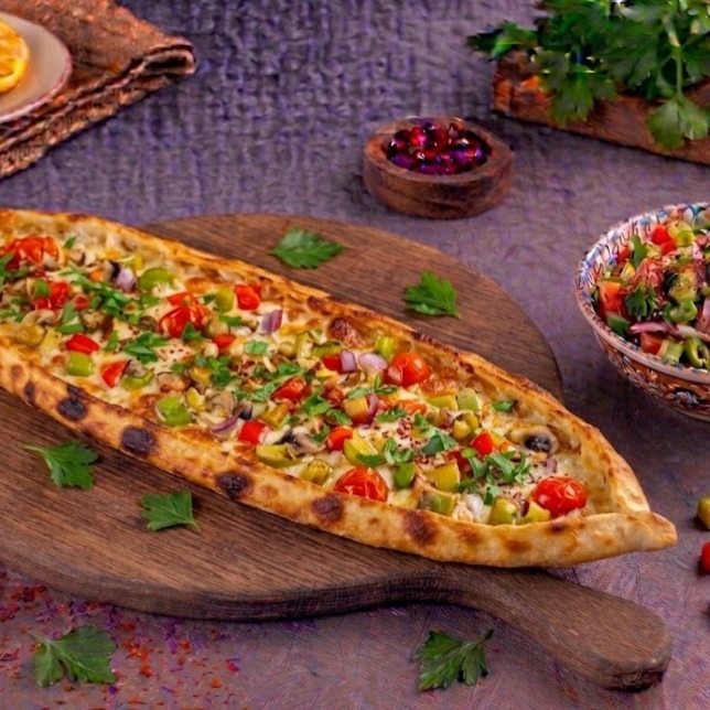 Peynirli Sebzeli Pide