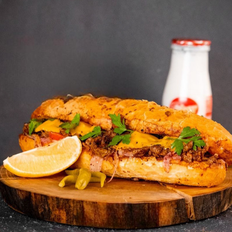 Çedarlı Ekmek Arası Et Tantuni