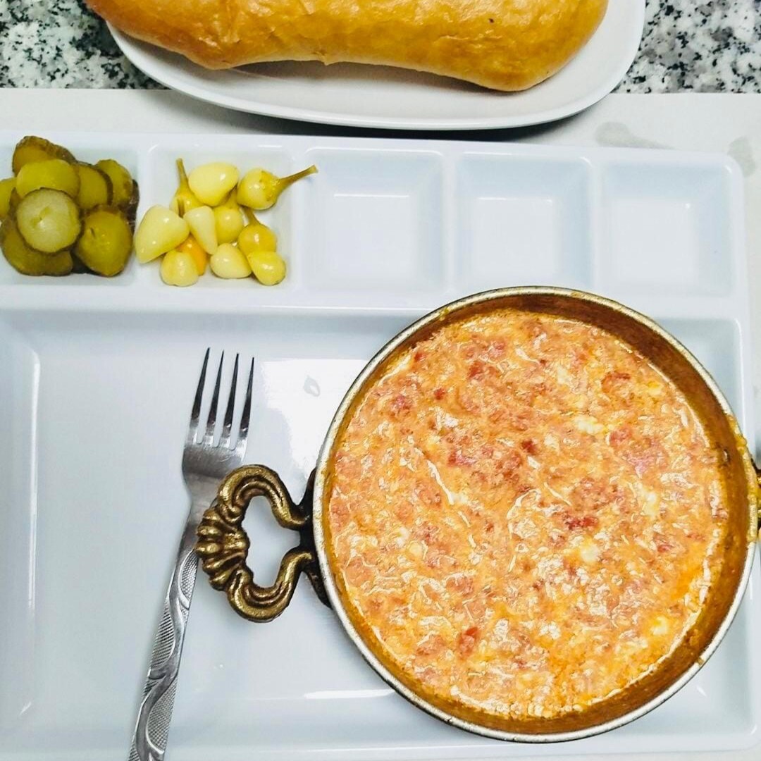 Menemen+Turşu+Ekmek