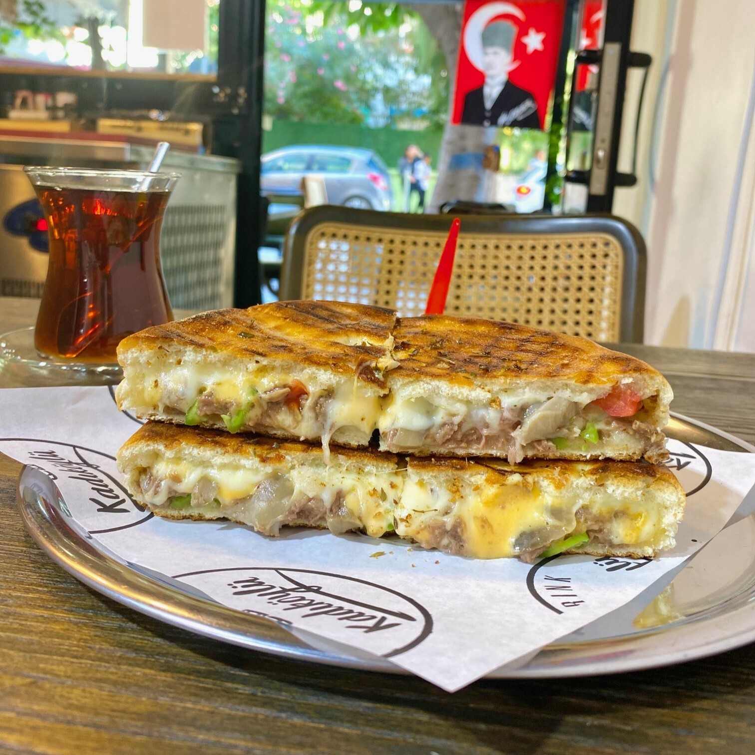Kavurmalı Bazlama Tost