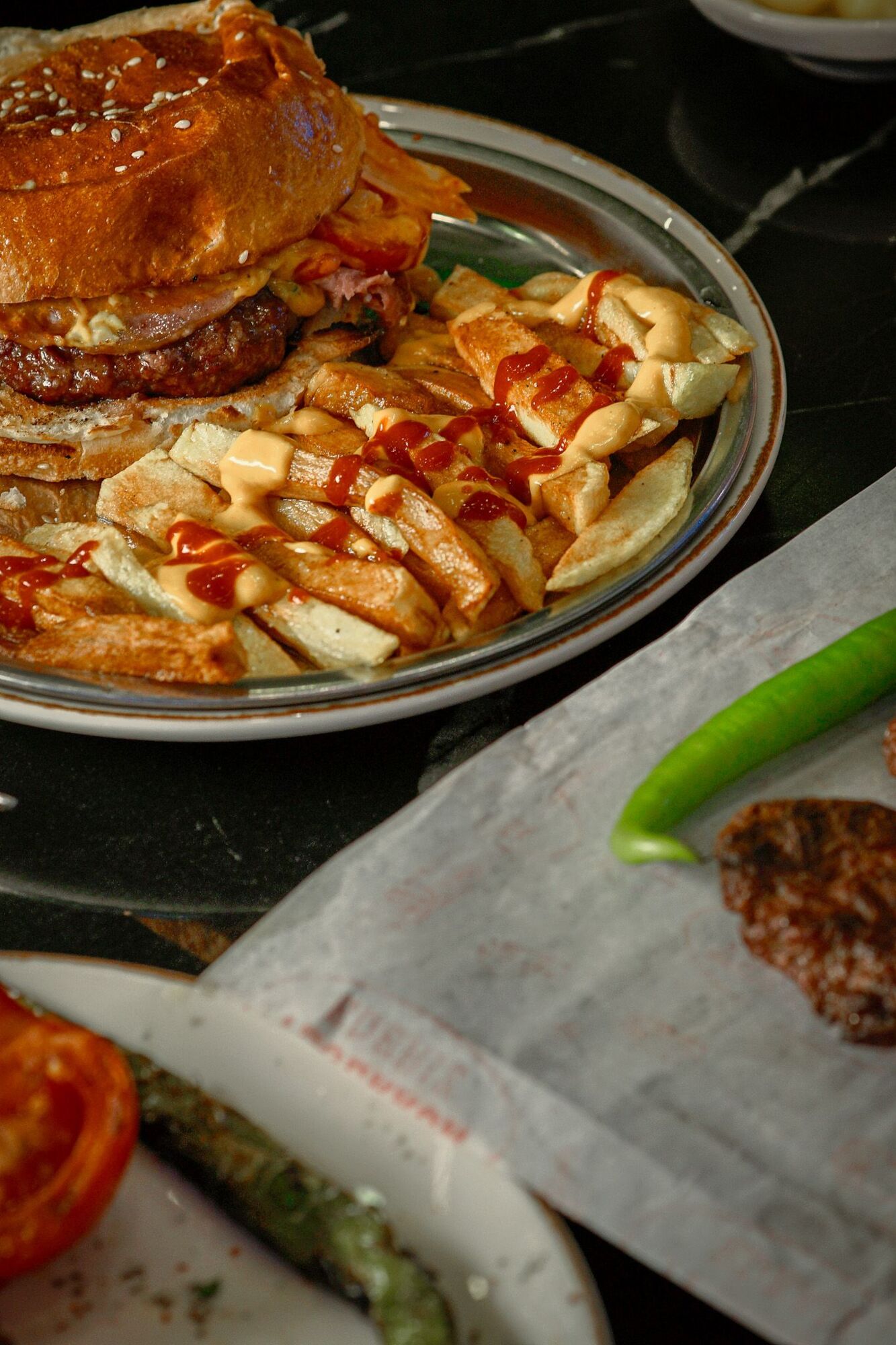 Efsane Niko Burger + Patates + Coca Cola