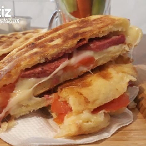 Bazlama Ekmek Arası Karışık Tost
