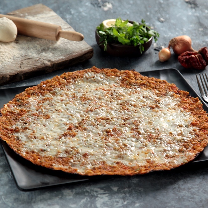 Kaşarlı Lahmacun