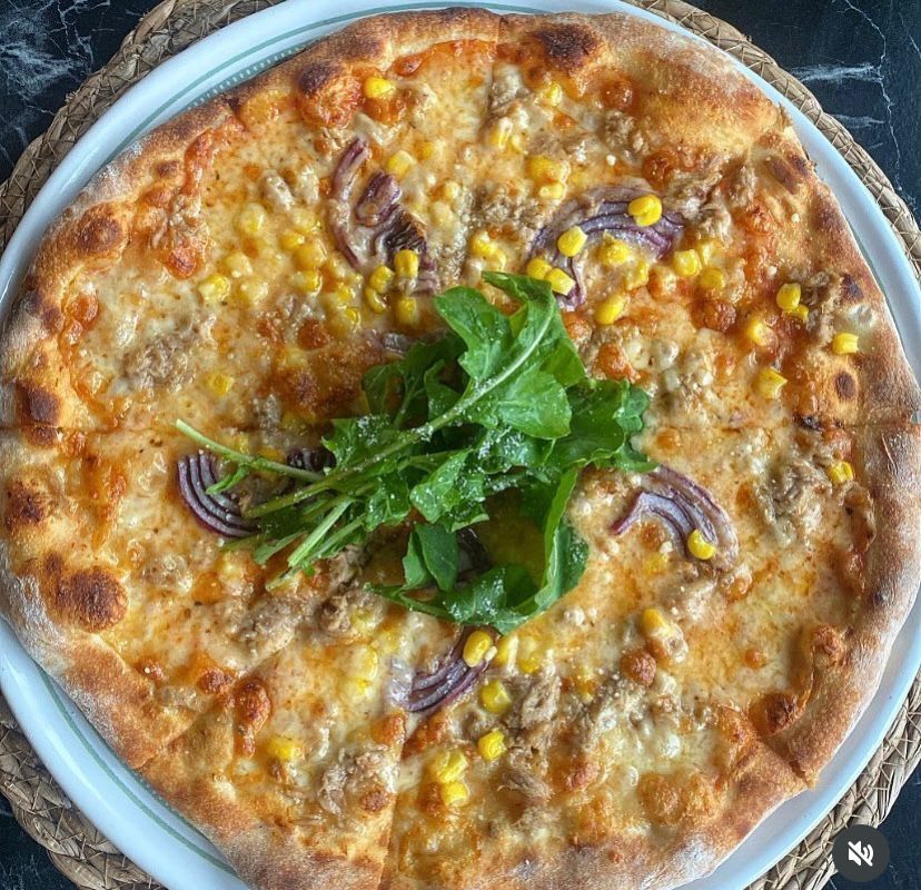 Taş Fırında Ton Balıklı Pizza
