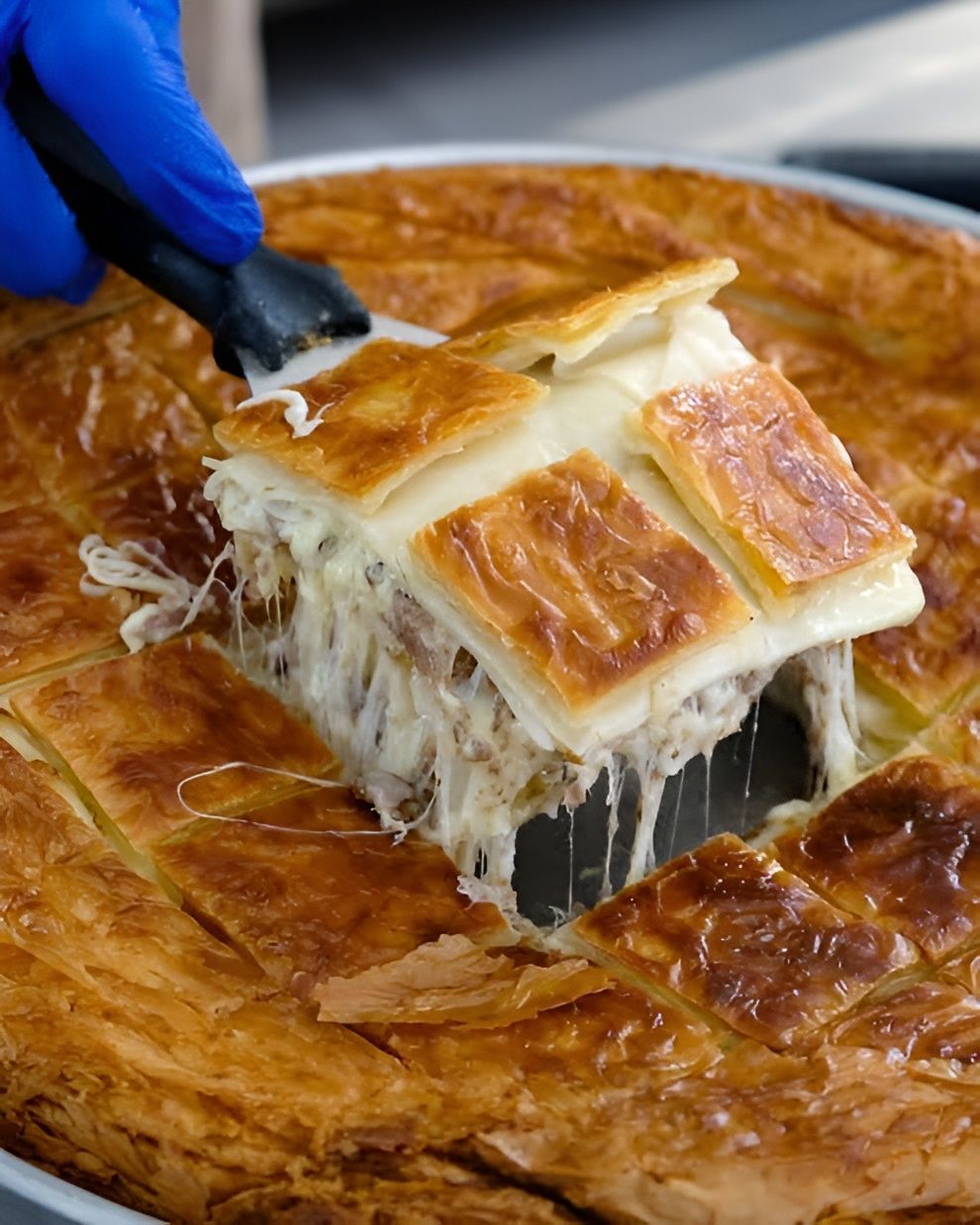 Kavurmalı Peynirli Börek 300 gr