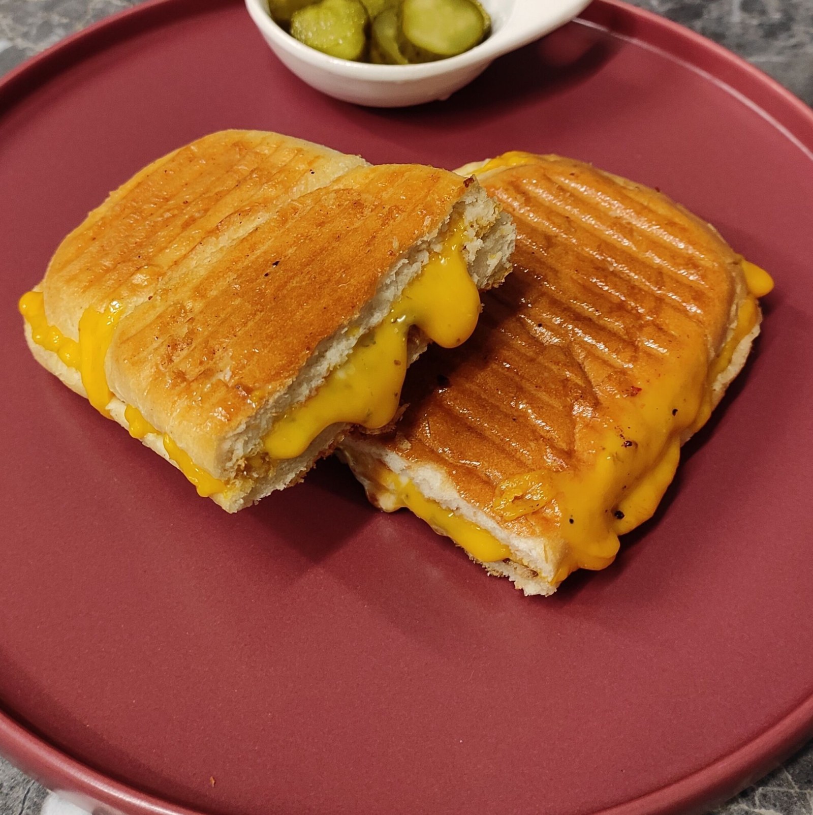 Cheddarlı Kavurmalı Tost