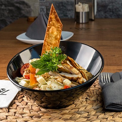 Tavuklu Peynirli Salata