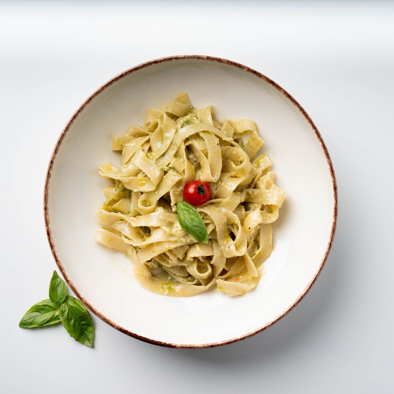 Pesto Soslu Fettuccine