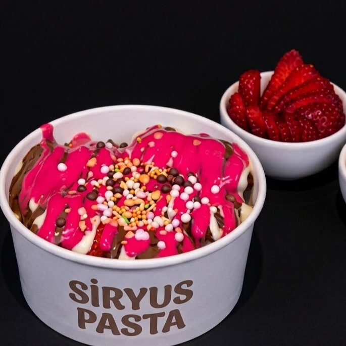 Frambuaz Soslu Kova Waffle