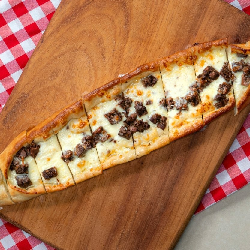 Kavurmalı Pide