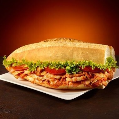Üç Çeyrek Ekmek Arası Kaşarlı Tavuk Döner