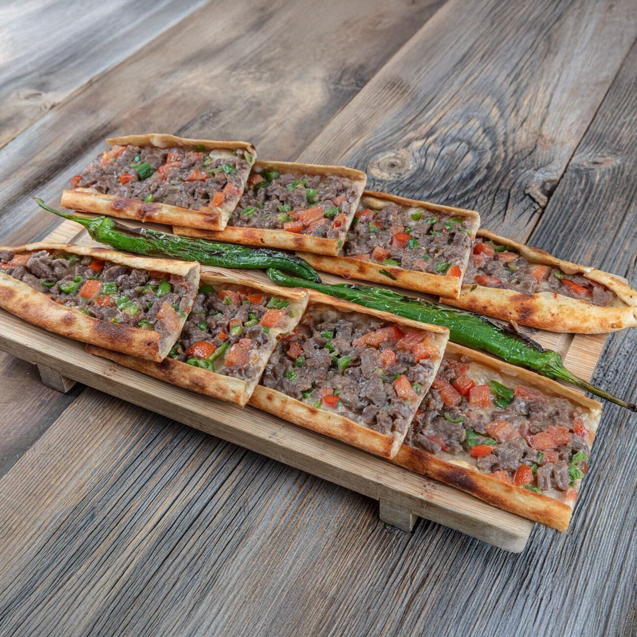 2× Kuşbaşılı Pide + 4× Lahmacun
