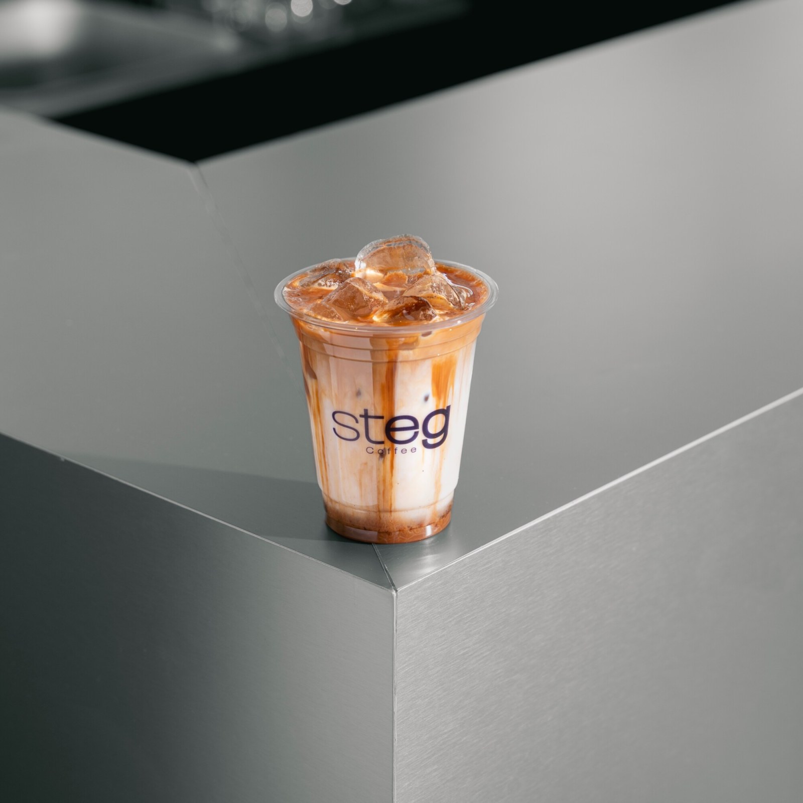Iced Caramel Macchiato (12 oz)