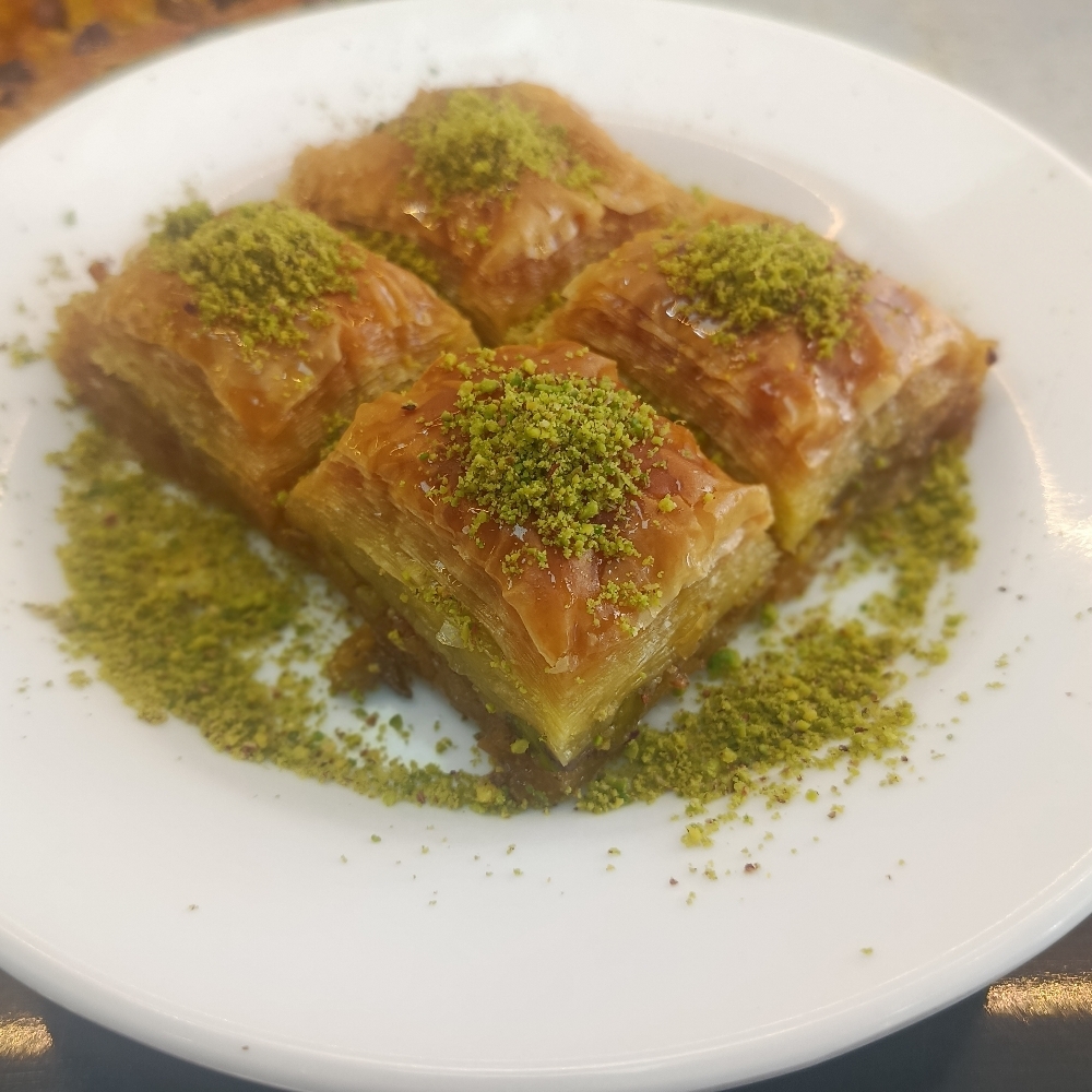 Antep Fıstıklı Kare Baklava (500 g)