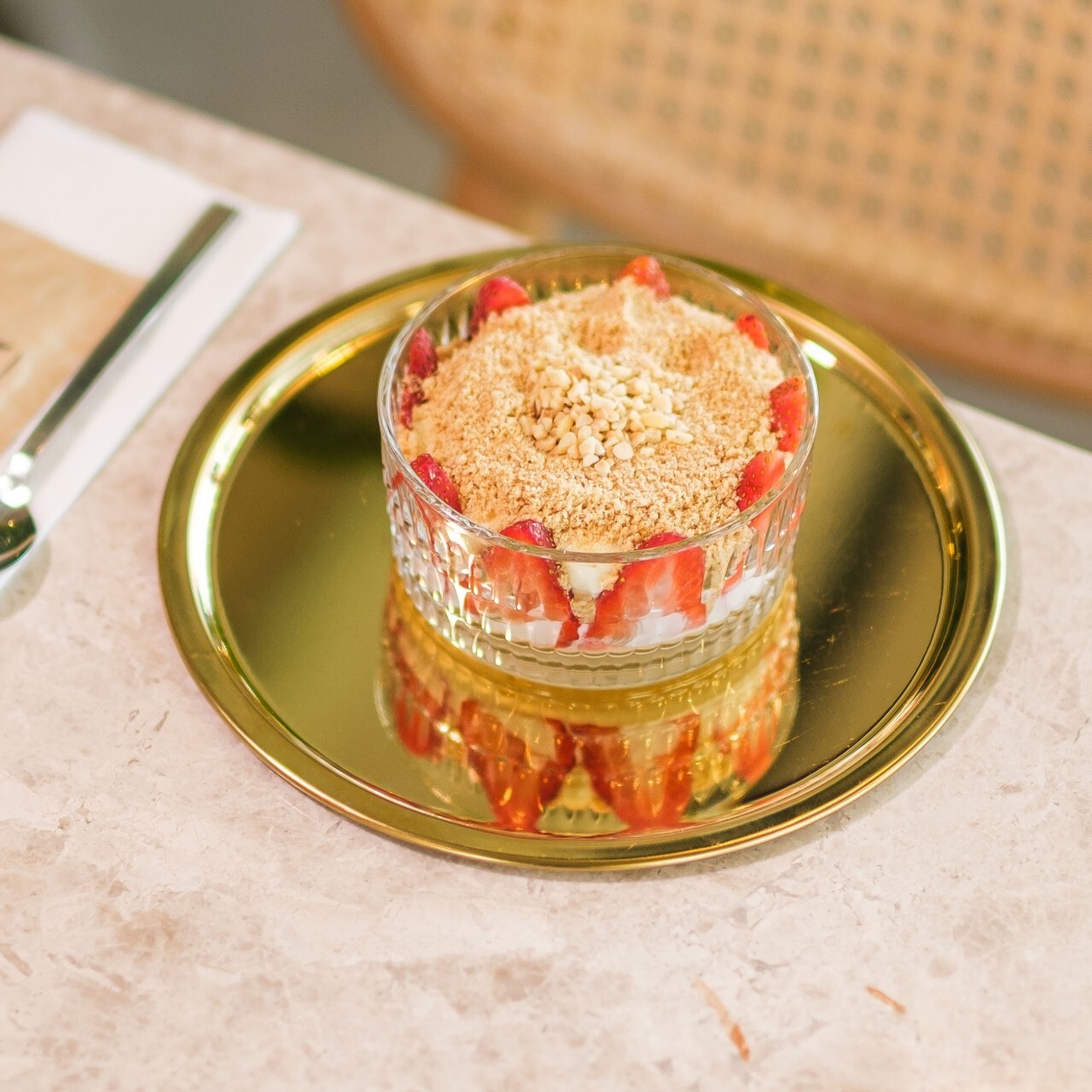 Çilekli Magnolia Cup
