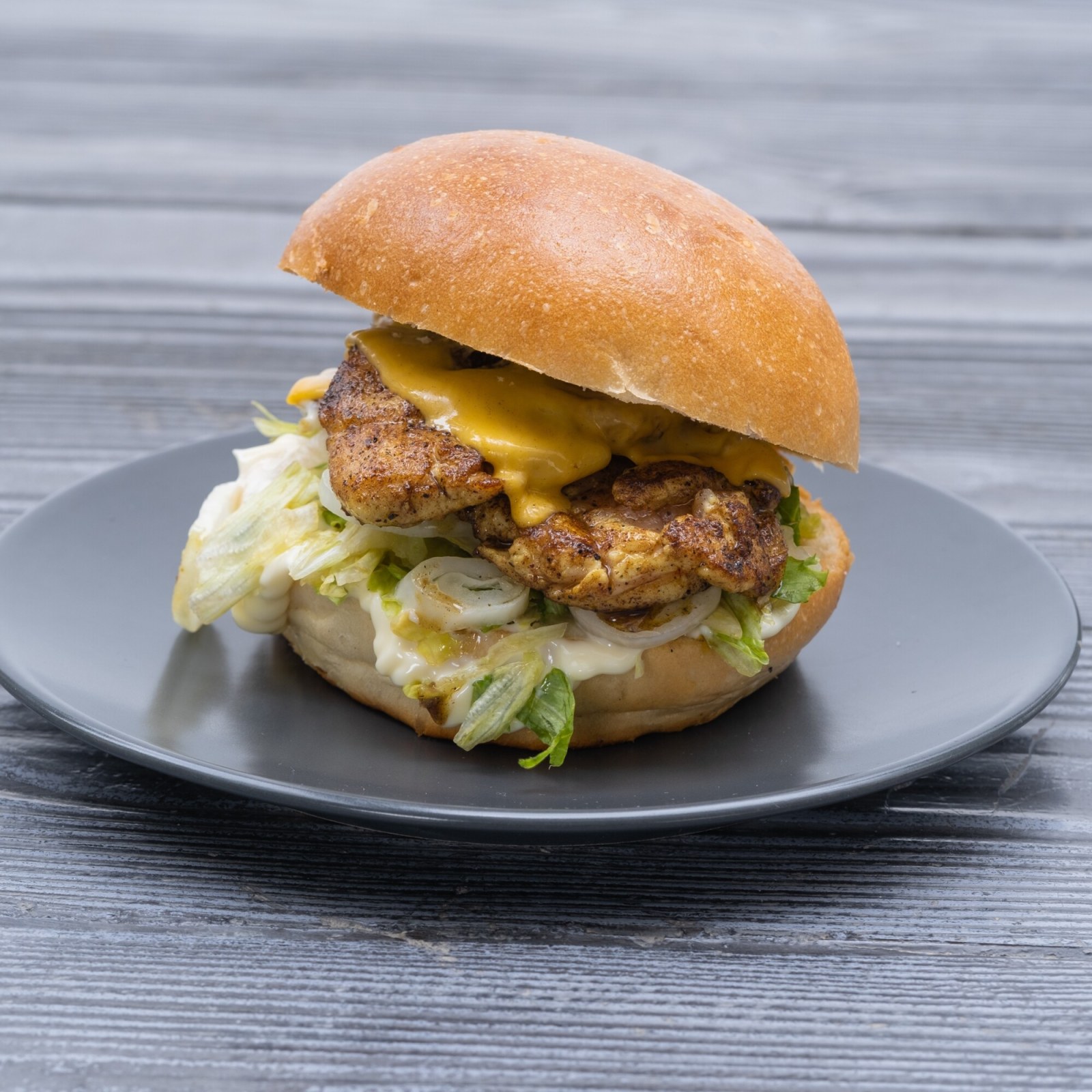 Köri Soslu Izgara Tavuk Burger