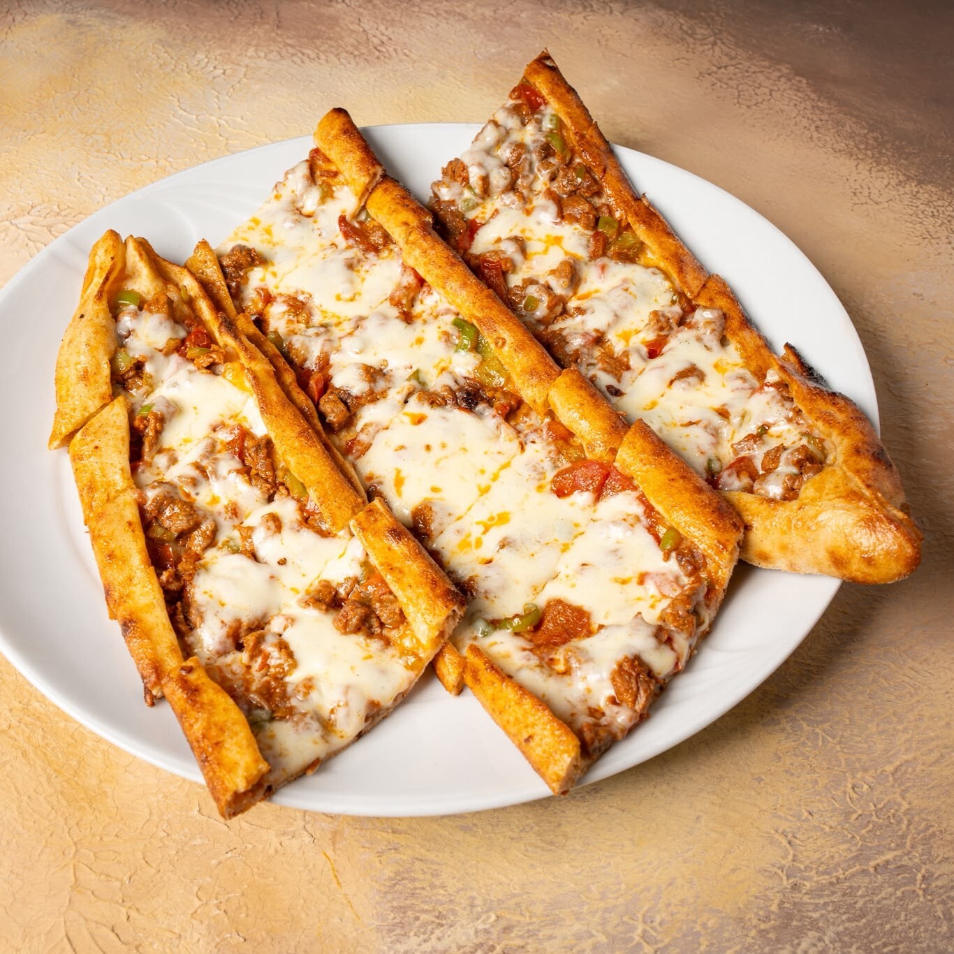 Kaşarlı Kuşbaşılı Pide