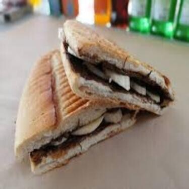 Tam Nutellalı Muzlu Tost