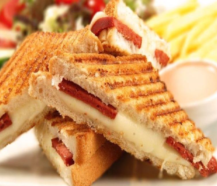 Sucuklu Tost