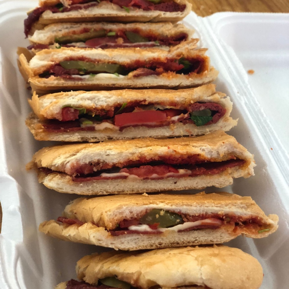 ÜÇ ÇEYREK SUCUKLU TOST