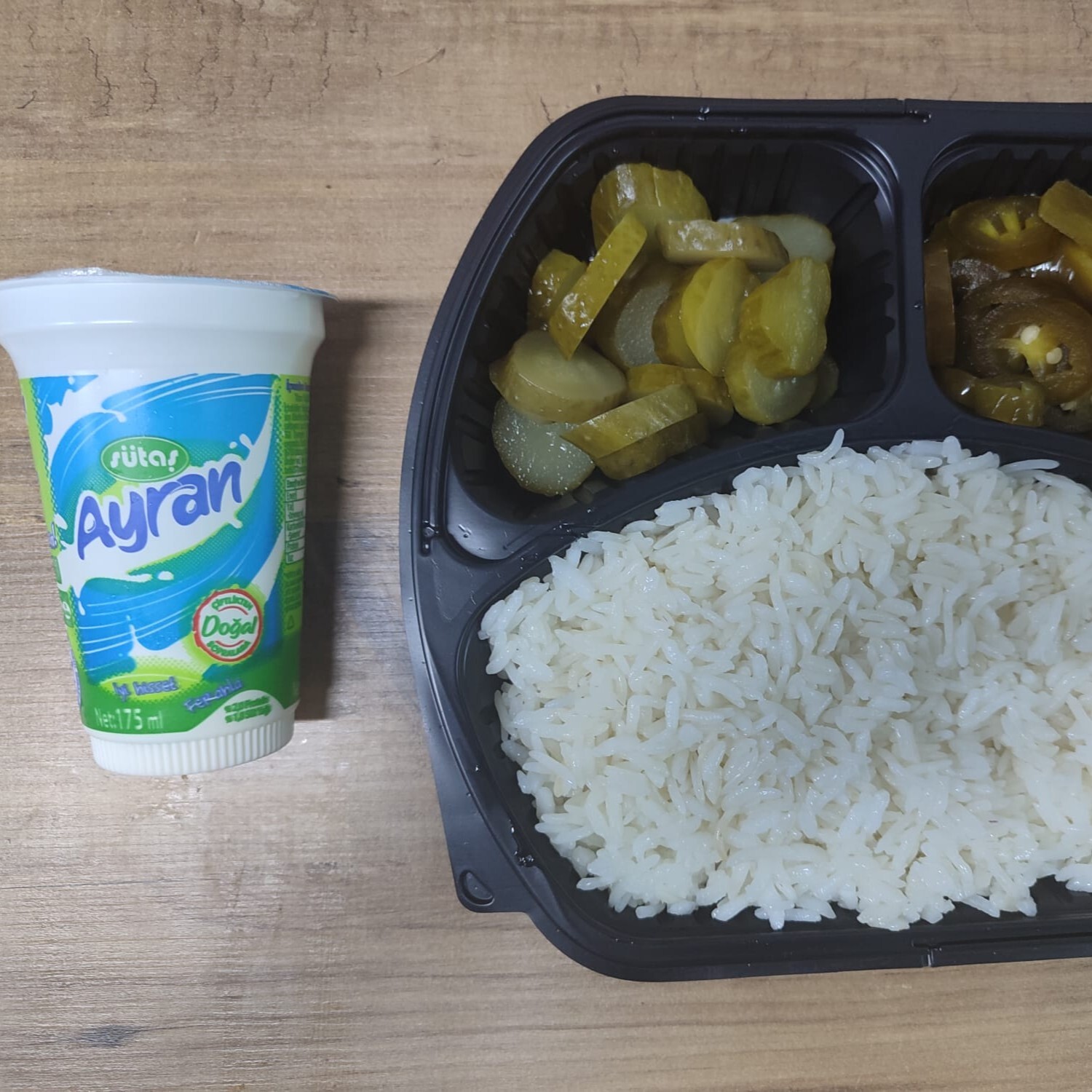 Sade Pirinç Pilavı Ayran Menü