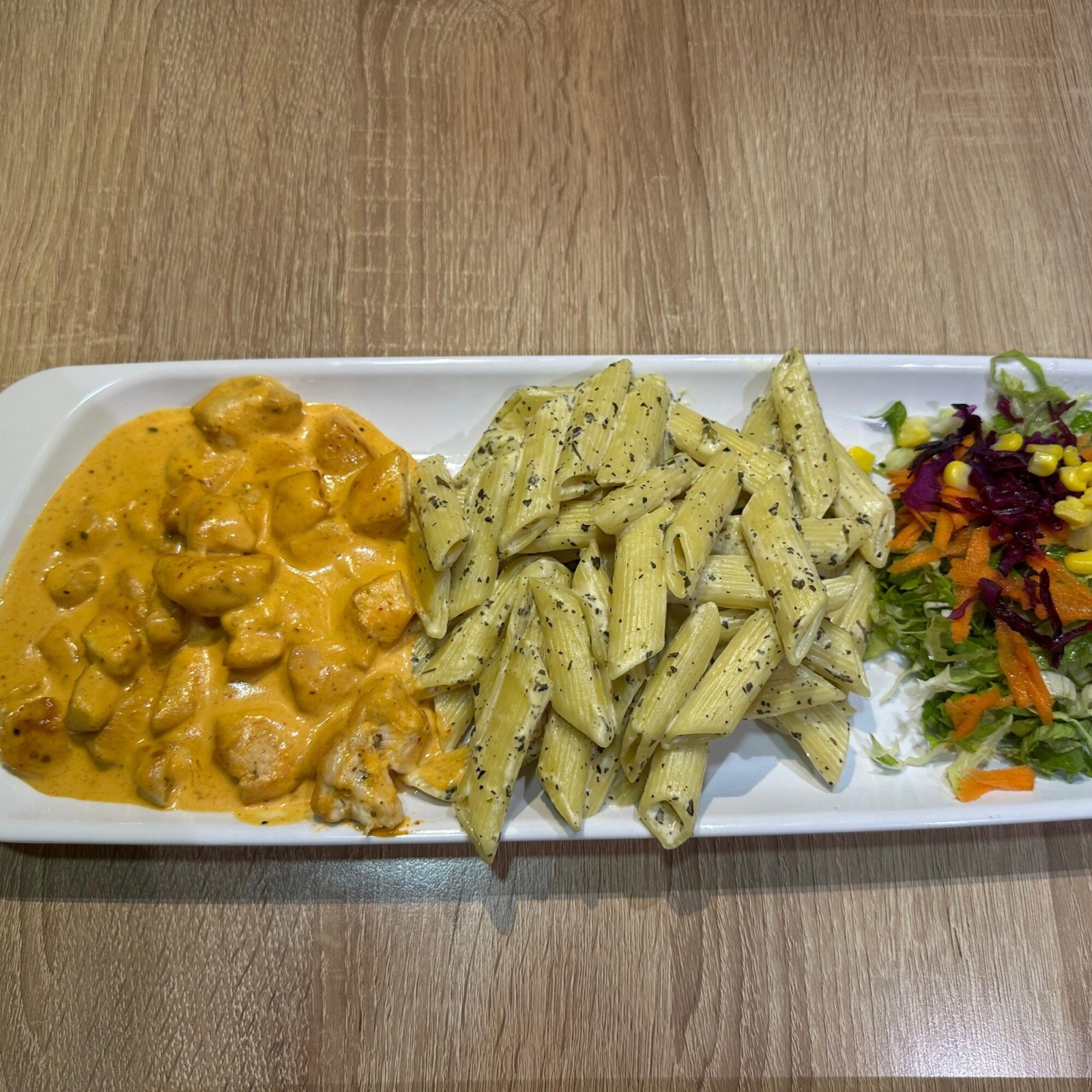 Peri Perili Tavuk, Kremalı fesleğenli Penne, Salata