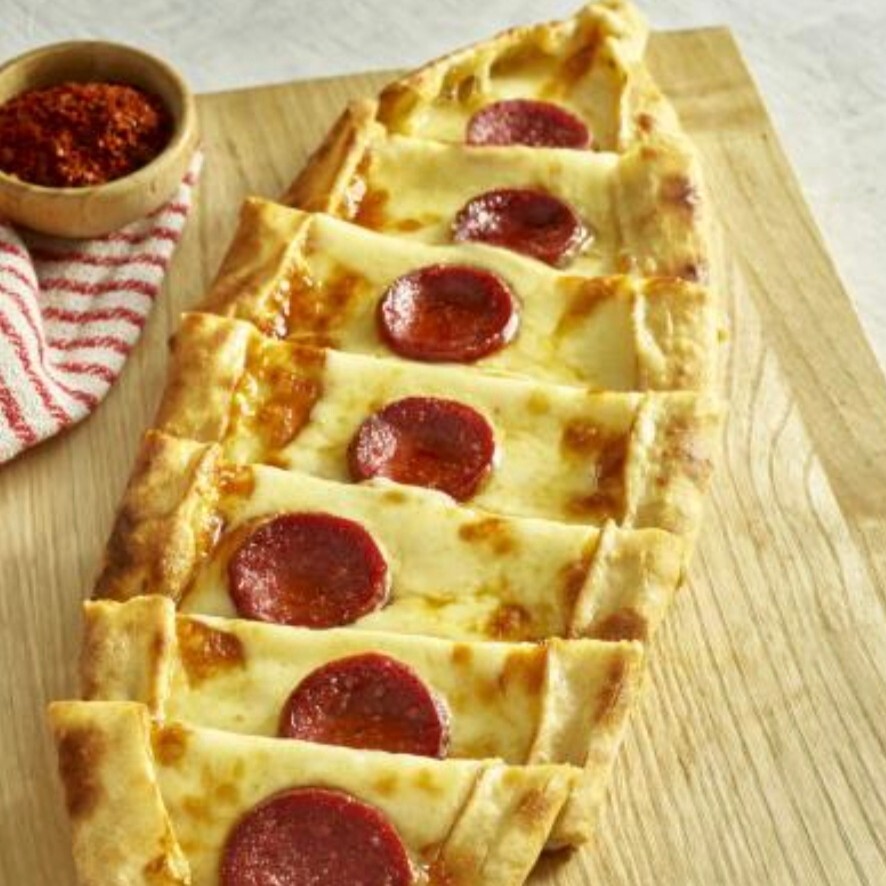 Kaşarlı Sucuklu Pide