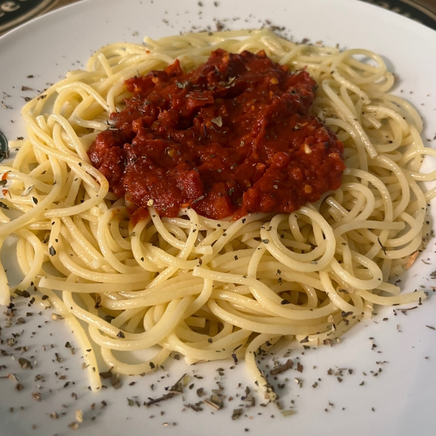 Glutensiz Domates Soslu Makarna Ve Şişe Kola
