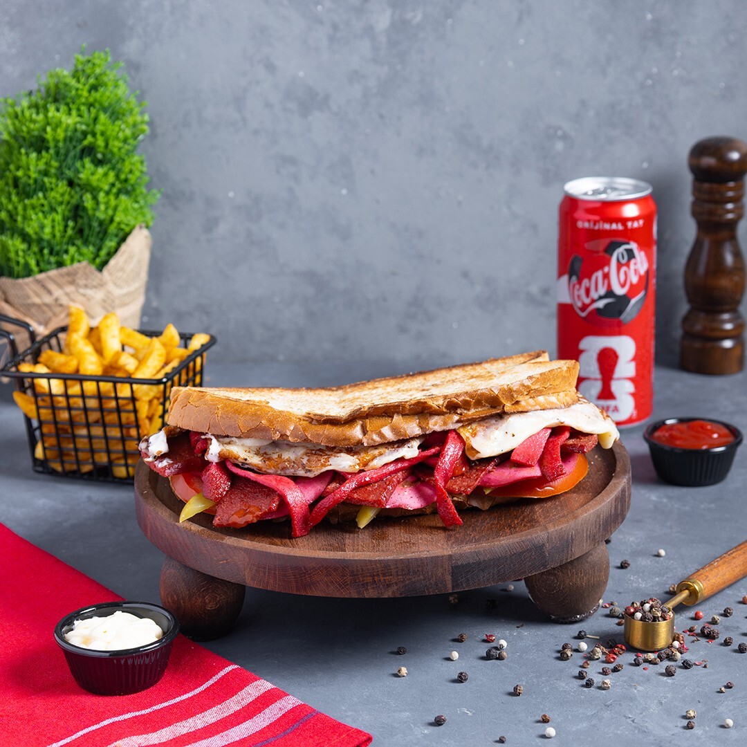 Ayvalık Tost (Menü)